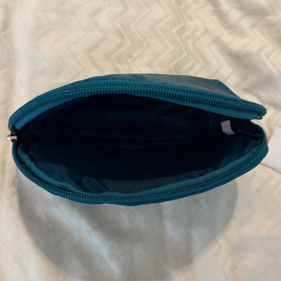 BIOSSANCE TRAVEL BAG AND TWO SPATULAS. NEW. - Picture 5 of 6